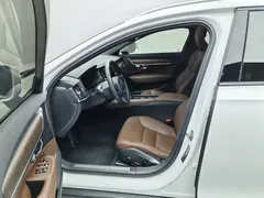 2022 Volvo V90 Cross Country B5 AWD, белый — фото 13