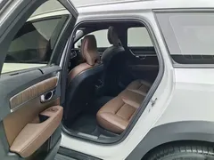 2022 Volvo V90 Cross Country B5 AWD, белый — фото 14