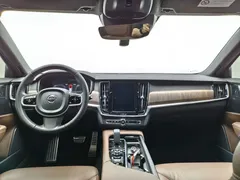 2022 Volvo V90 Cross Country B5 AWD, белый — фото 16