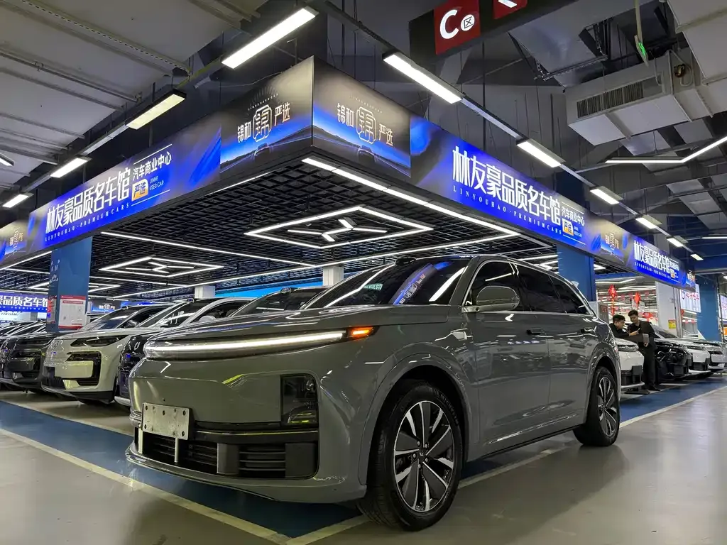 2025 Li Auto L7