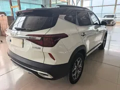 2021 Kia Seltos 1.5L CVT, белый — фото 9