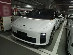 2025 Li Auto i6 4WD Standard, белый — фото 1