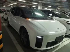 2025 Li Auto i6 4WD Standard, белый — фото 4