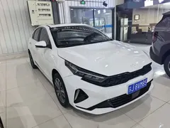 2023 Kia Cerato 1.5L CVT Luxury, белый — фото 3