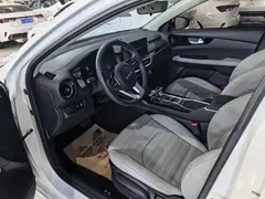 2023 Kia Cerato 1.5L CVT Luxury, белый — фото 7