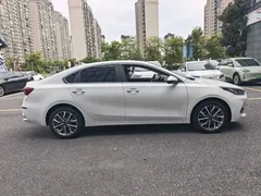 2021 Kia Cerato 1.5L CVT Fashion, белый — фото 4