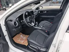 2021 Kia Cerato 1.5L CVT Fashion, белый — фото 5