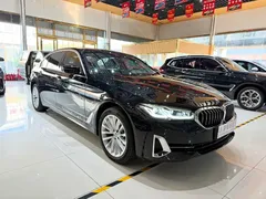 2022 BMW 5 Series 525Li Luxury Package, чёрный — фото 3