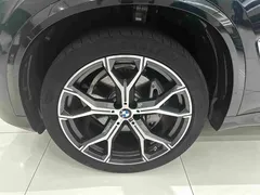 2022 BMW X5 40Li M Sport Package, чёрный — фото 5