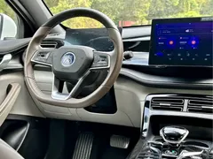2024 BYD Qin PLUS Honor DM-i PHEV 55km Leading, белый — фото 4