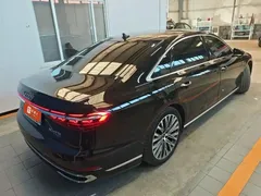 2023 Audi A8L 50 TFSI quattro Select, чёрный — фото 2