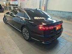 2023 Audi A8L 50 TFSI quattro Select, чёрный — фото 3