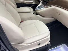 2021 Mercedes-Benz V-Class V 260 L Long Wheelbase Luxury, синий — фото 24