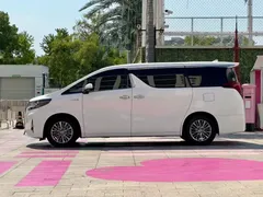 2021 Toyota Alphard Hybrid 2.5L Premium, белый — фото 7