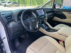 2021 Toyota Alphard Hybrid 2.5L Premium, белый — фото 9