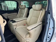 2021 Toyota Alphard Hybrid 2.5L Premium, белый — фото 18