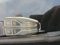 2022 Hongqi HS5 2.0T, чёрный — фото 9