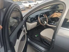 2024 BYD Qin PLUS Honor DM-i PHEV 55km Leading — фото 16