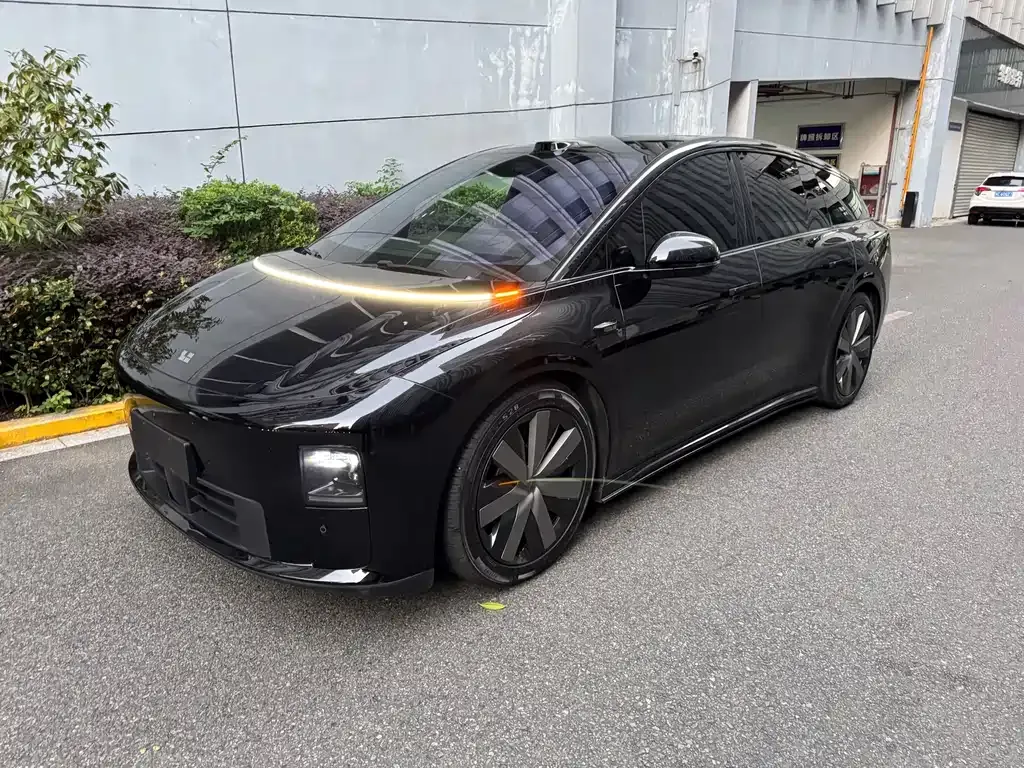 2025 Li Auto i6 4WD Standard