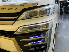 2021 Toyota Alphard 2.5L Hybrid 4WD Executive, белый — фото 8