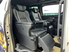 2021 Toyota Alphard 2.5L Hybrid 4WD Executive, белый — фото 21