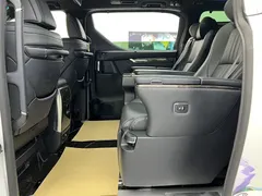 2021 Toyota Alphard 2.5L Hybrid 4WD Executive, белый — фото 38