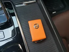 2022 Volvo S60 B4 Luxury, белый — фото 11