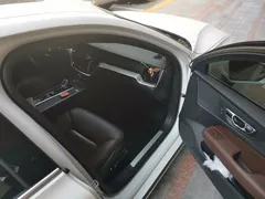 2022 Volvo S60 B4 Luxury, белый — фото 17