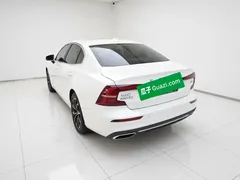 2022 Volvo S60 B4 Luxury, белый — фото 24