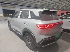 2025 BYD Yuan UP EV 301km Pilot, белый — фото 5