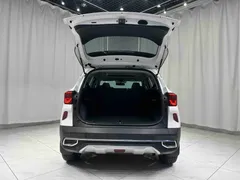 2021 Kia Seltos 1.5L CVT Trend, белый — фото 17