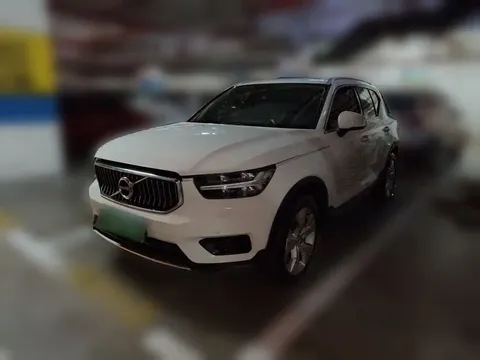 2021 Volvo XC40 4WD Fashion