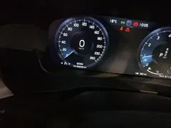 2021 Volvo XC40 4WD Fashion, белый — фото 5
