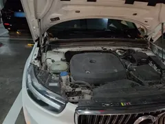 2021 Volvo XC40 4WD Fashion, белый — фото 19