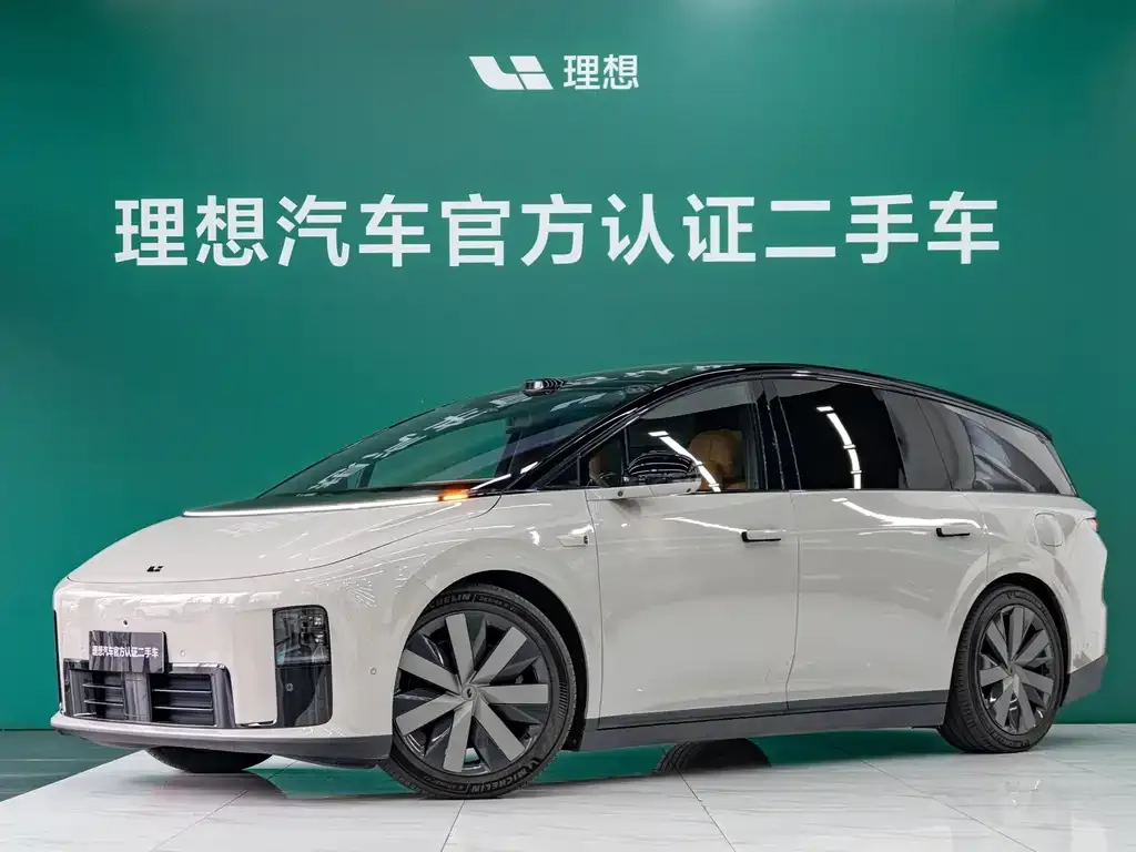 2025 Li Auto i8 Standard