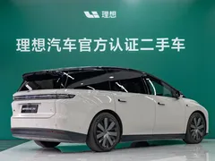 2025 Li Auto i8 Standard — фото 11