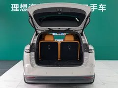2025 Li Auto i8 Standard — фото 17