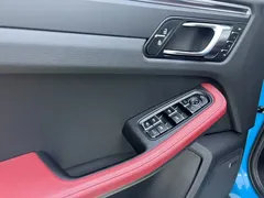 2022 Porsche Macan 2.0T, синий — фото 30