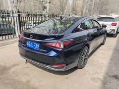 2022 Lexus ES 300h Premium, синий — фото 4