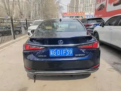 2022 Lexus ES 300h Premium, синий — фото 5