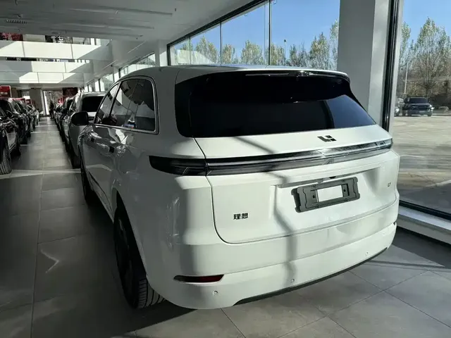 2025 Li Auto L7