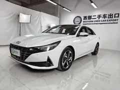 2022 Hyundai Elantra 1.5L CVT LUX Premium, белый — фото 1