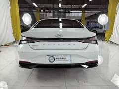 2022 Hyundai Elantra 1.5L CVT LUX Premium, белый — фото 7