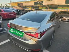 2022 Lexus ES 300h Excellence — фото 7