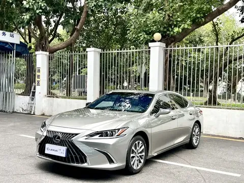 2023 Lexus ES 200 Luxury