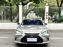 2023 Lexus ES 200 Luxury — фото 2