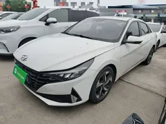 2022 Hyundai Elantra 1.5L CVT LUX Premium, белый — фото 2
