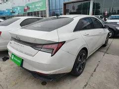 2022 Hyundai Elantra 1.5L CVT LUX Premium, белый — фото 7