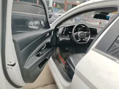 2022 Hyundai Elantra 1.5L CVT LUX Premium, белый — фото 16