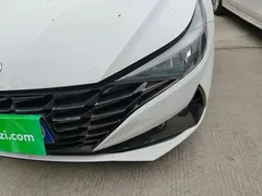 2022 Hyundai Elantra 1.5L CVT LUX Premium, белый — фото 24